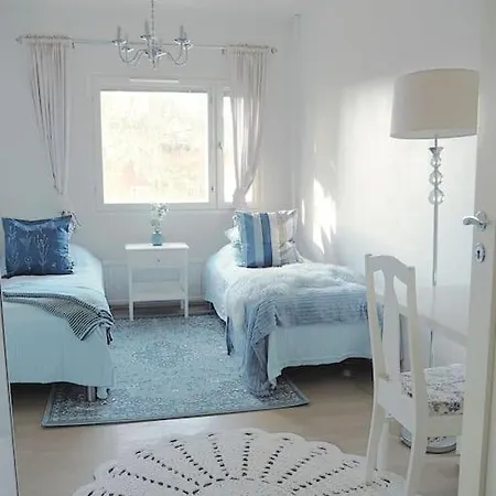 Lejlighed Spacious With Balcony And Great Location *